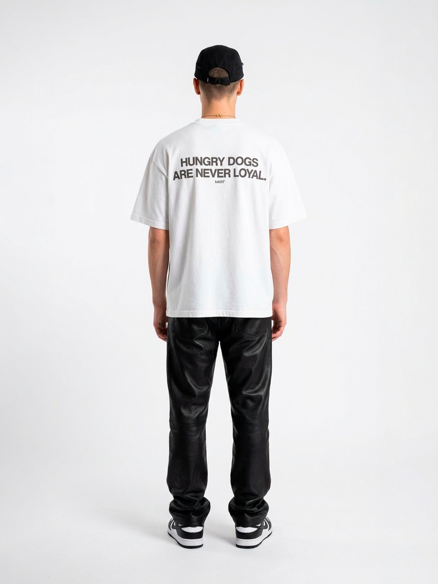 Camiseta Oversized 'Hungry Dogs'